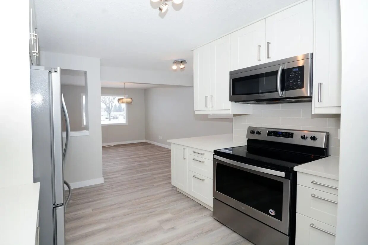 Primary Photo - 13431 132 St NW