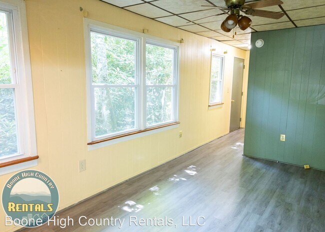 Building Photo - 2 br, 1.5 bath House - 239 River Hollow Rd