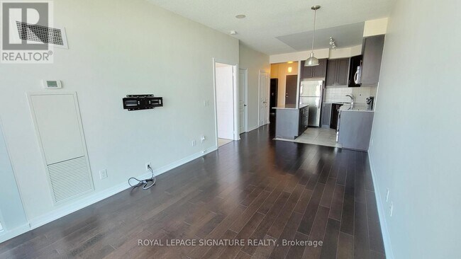 Building Photo - 223-2223 Webb Dr