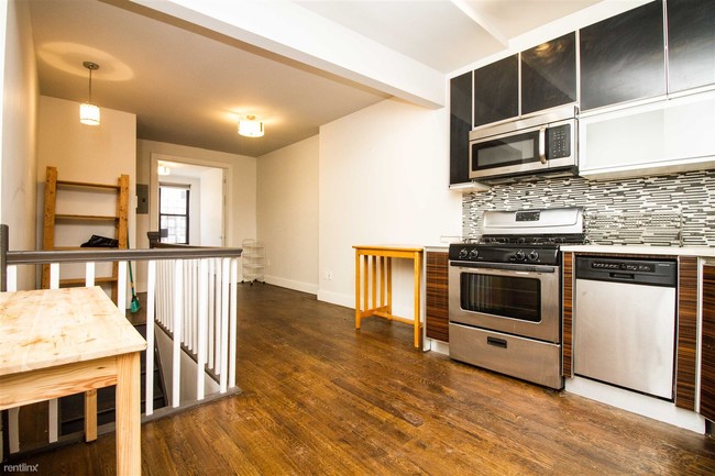 Building Photo - 3 br, 1 bath Apartment - 739 Macdonough St