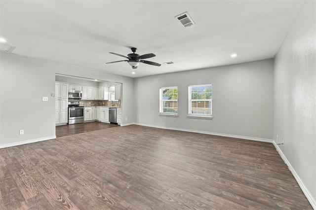 Building Photo - 208 N Hickory