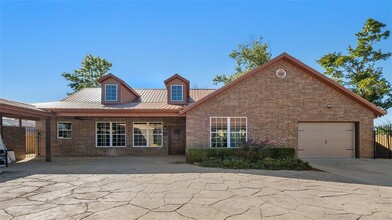 Building Photo - 1414 W Cypress St