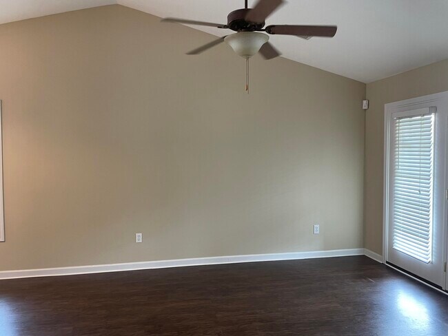 Building Photo - 2576 Moray Pl