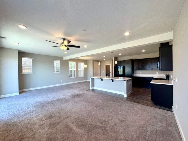 Foto del edificio - South Reno Condo with Gorgeous Views of Si...