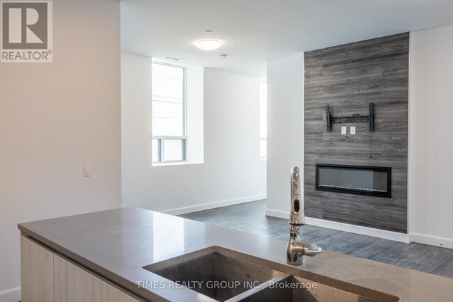 Photo du bâtiment - 365 Armour Rd