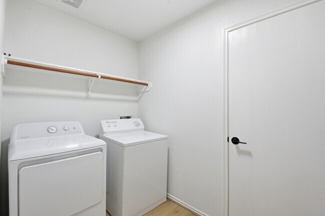 Foto del edificio - 20615 Moonrise River Ln