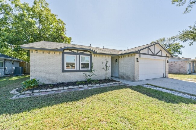 Building Photo - 10826 Thorncliff Dr