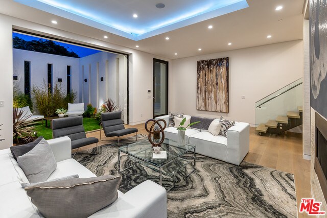 Foto del edificio - 15241 Greenleaf St