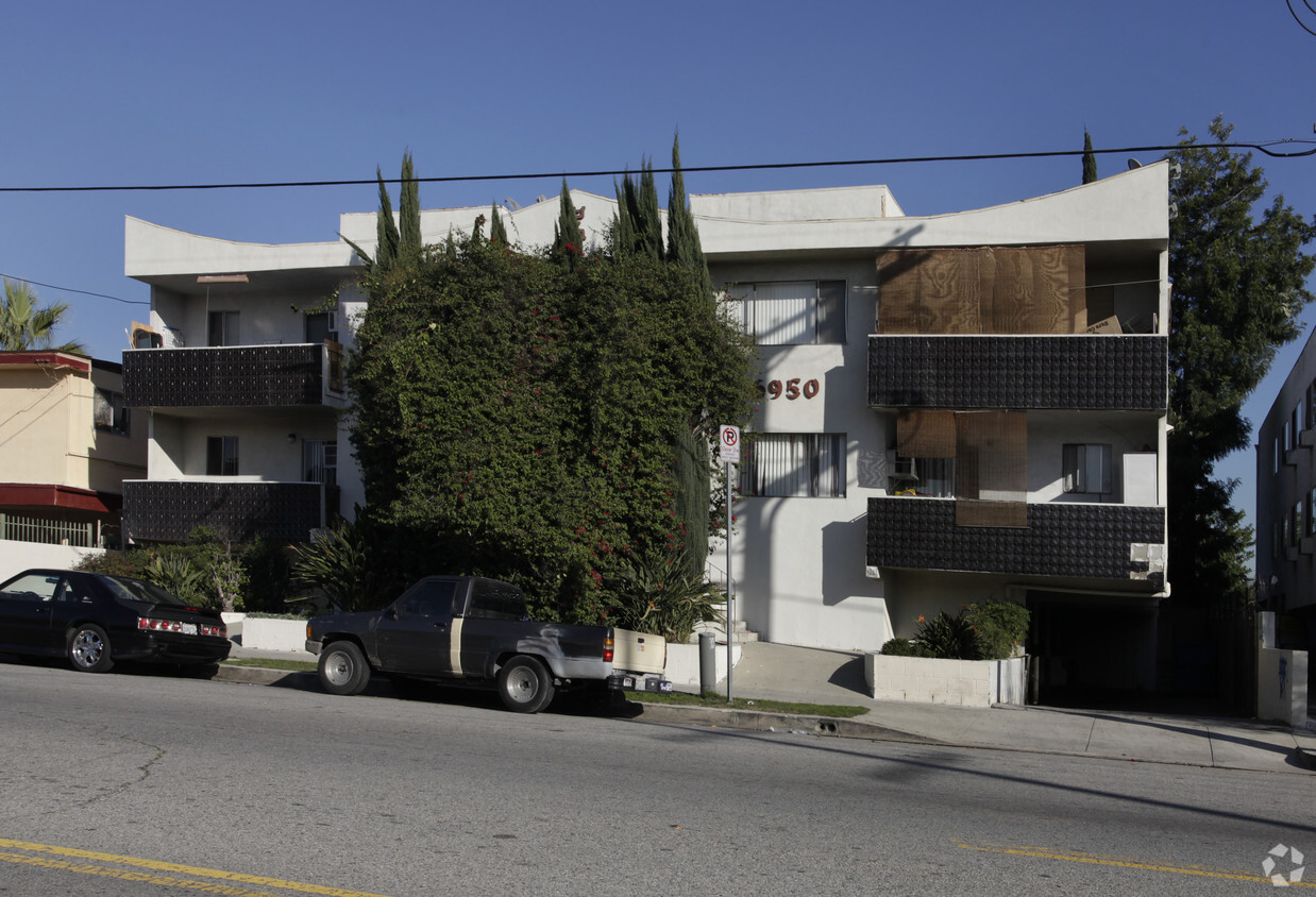 Building Photo - Imperial Apartments