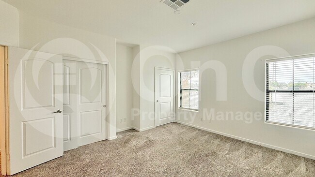 Foto del edificio - 7323 E Belleview St