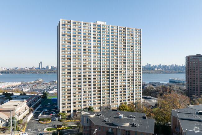 Building Photo - Briarcliff