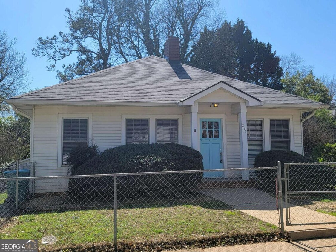 Primary Photo - 251 Archer St