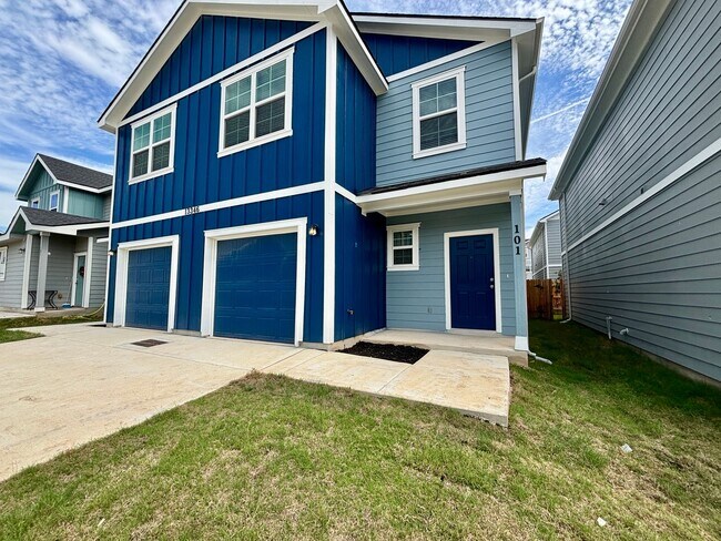 Foto del edificio - Brand New 3 Bd 2.5 Full Bath Townhouse Near UTSA & LaCantera