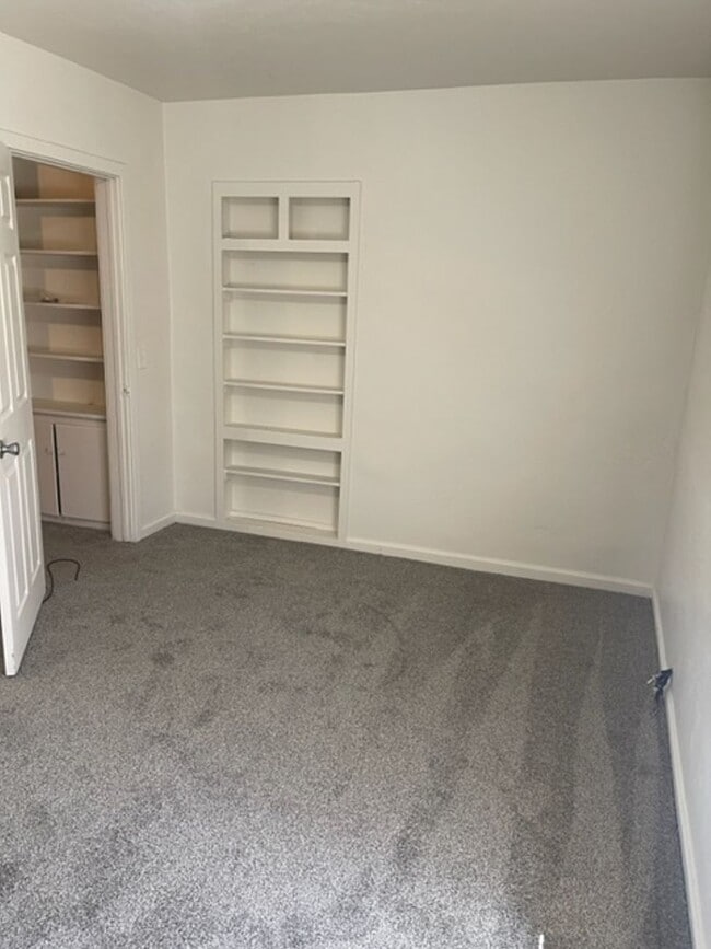 Building Photo - New Rental Home