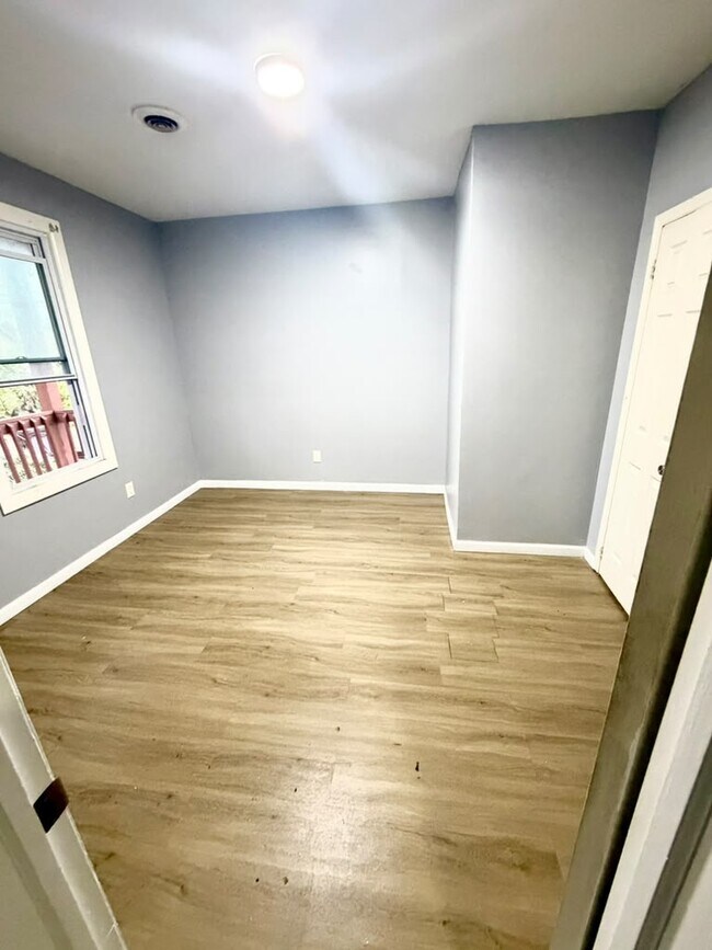 Foto del edificio - 1117 Pleasant St