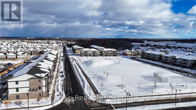 Building Photo - 96 Oat Ln