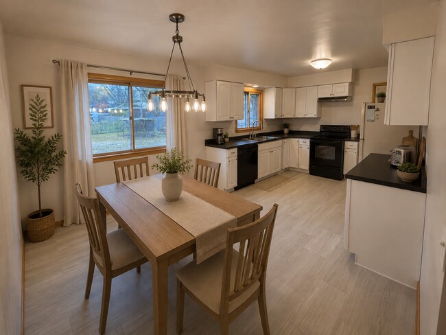 Foto del edificio - 4806 Goldfinch Dr