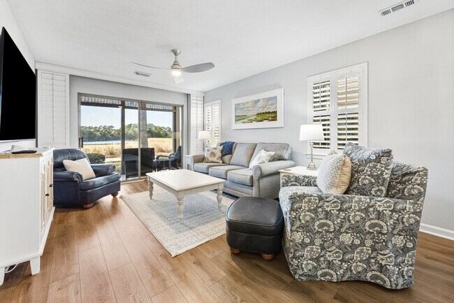 Foto del edificio - 568 Pinehurst Ln