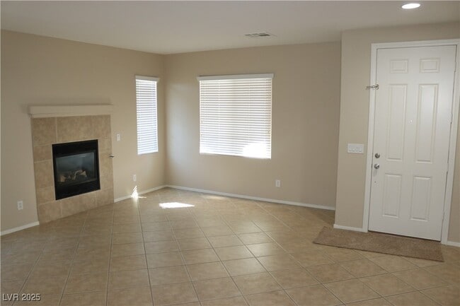 Foto del edificio - 3764 Bowers Hollow Ave