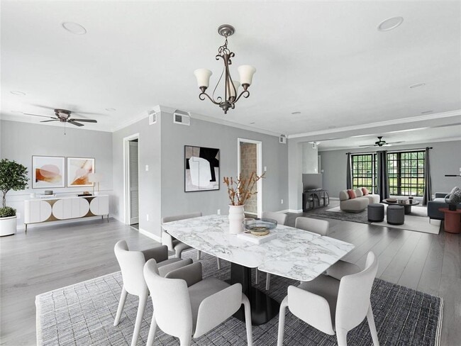Building Photo - 10305 Briar Forest Dr