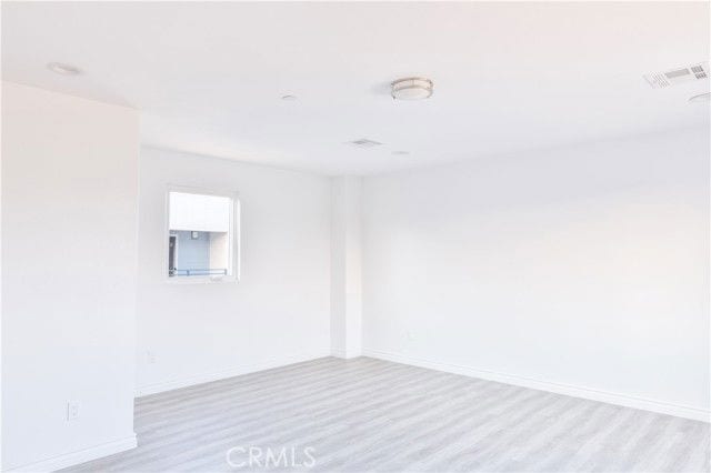 Building Photo - 14614 Vanowen St