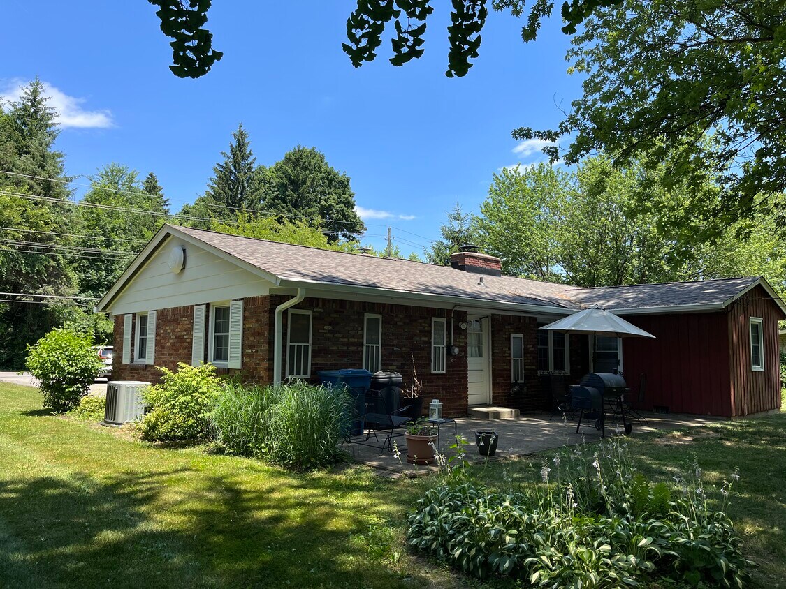 2515 E 99th St, Carmel, IN 46280