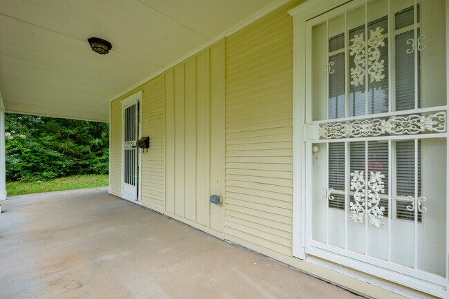 Foto del edificio - 3710 W Capitol Ave