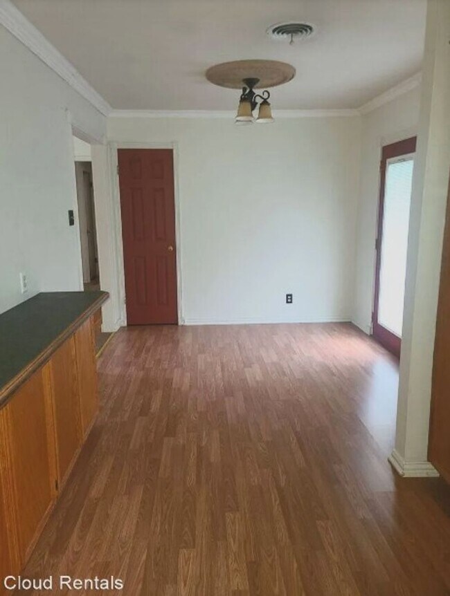 Foto del edificio - Cute 3 bed 1 bath home with garage