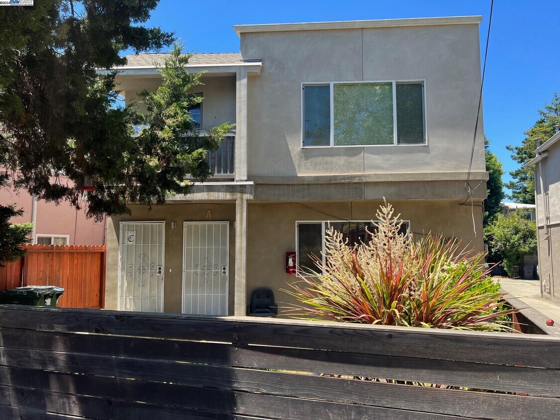 Foto principal - 1650 Seventh St