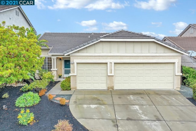 Foto del edificio - 237 Cloverbrook Cir