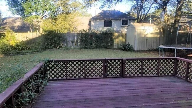 Building Photo - 17626 Smooth Rock Falls Dr