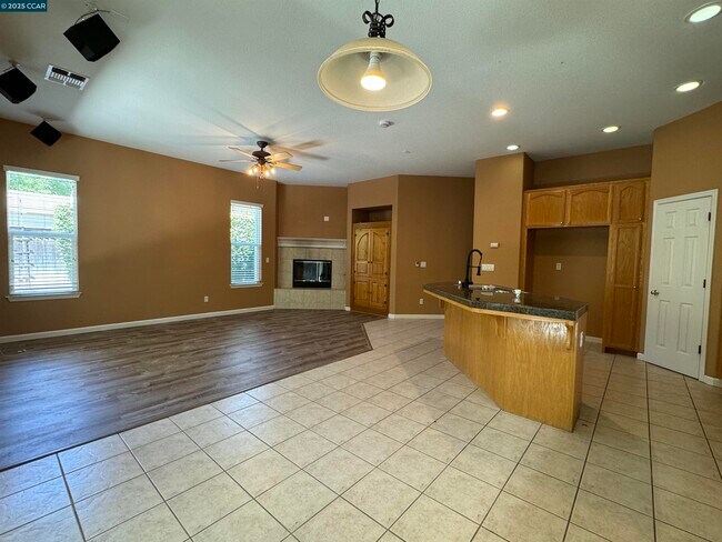 Building Photo - 1174 Krona Ln