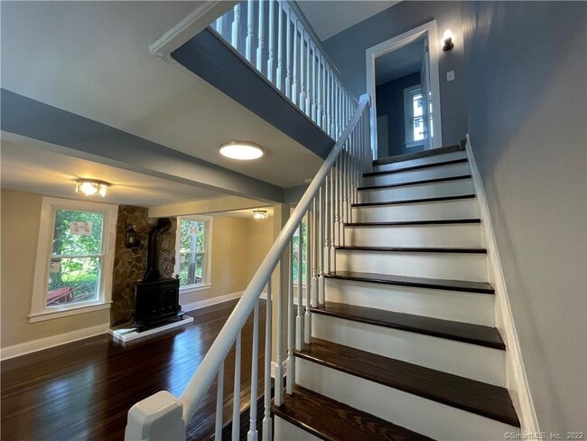 Building Photo - 477 Main St