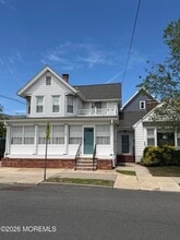 Building Photo - 147 Broadway