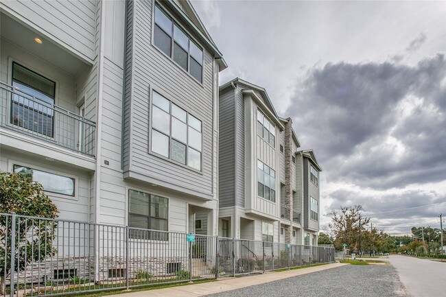 Photo - 1508 Beall St Apartment