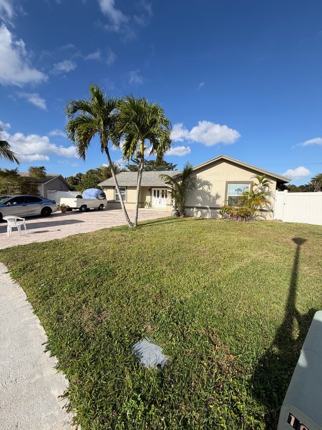 Building Photo - 19323 Carolina Cir