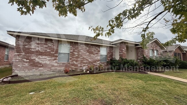 Building Photo - 1505 Stewart Dr