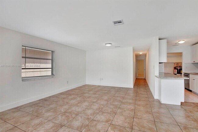 Building Photo - 950 SW 16th St