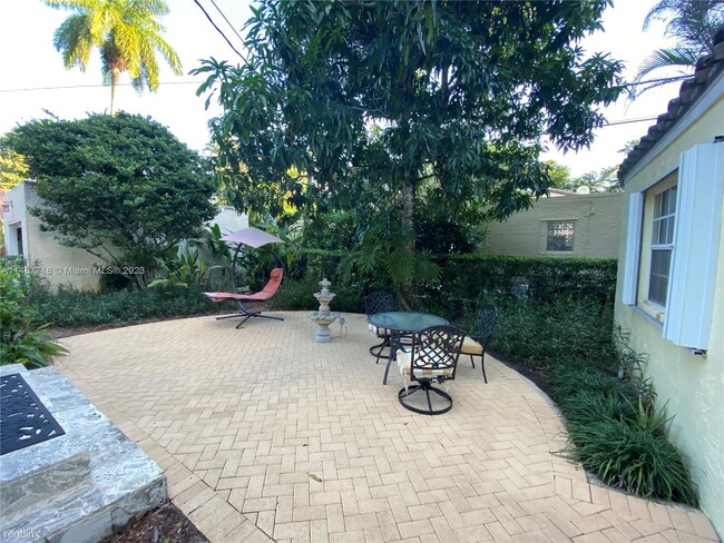 Building Photo - 2 br, 1 bath House - 544 San Lorenzo Ave  ...