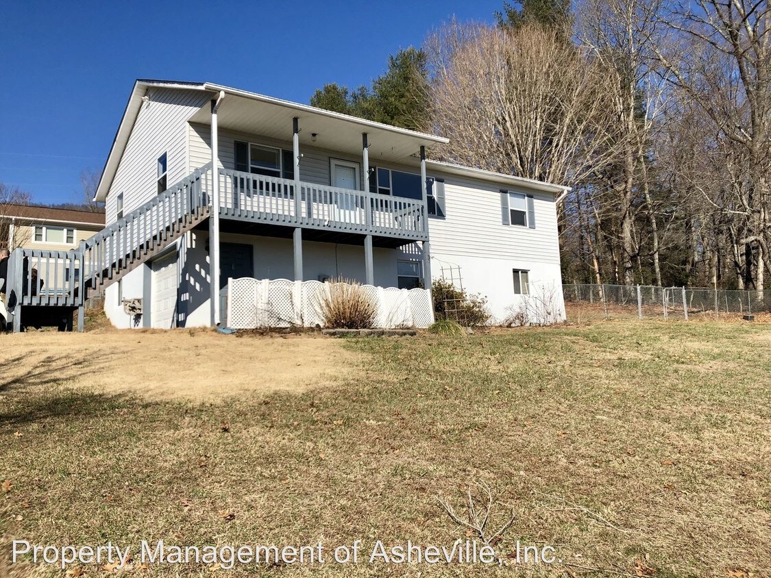 Primary Photo - 384 Hunters Ridge Dr