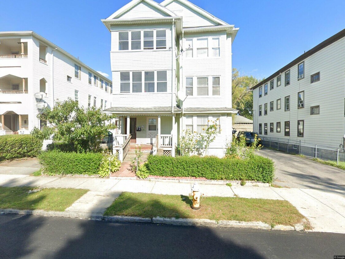 Building Photo - 153 Providence St