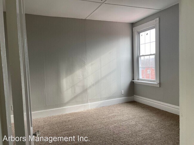 Foto del edificio - 3 br, 1 bath House - 524 W. Burgess Street