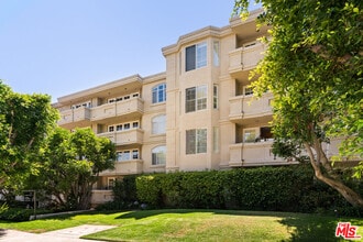 Building Photo - 575 S Barrington Ave