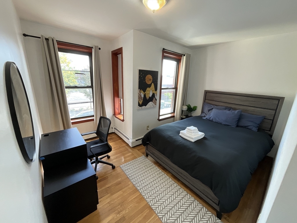 Foto principal - 871 Harrison Ave
