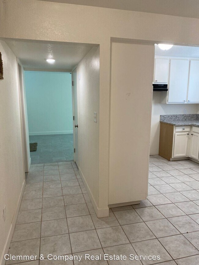 Building Photo - 3 br, 1.5 bath House - 5900 Almendra Ave #C
