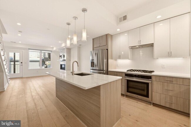 Foto del edificio - 1023 16th St NE