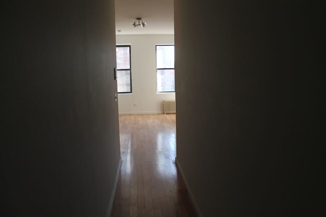 Building Photo - 353 E 66th St