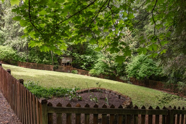 Foto del edificio - 8885 Driscoll Ln NE