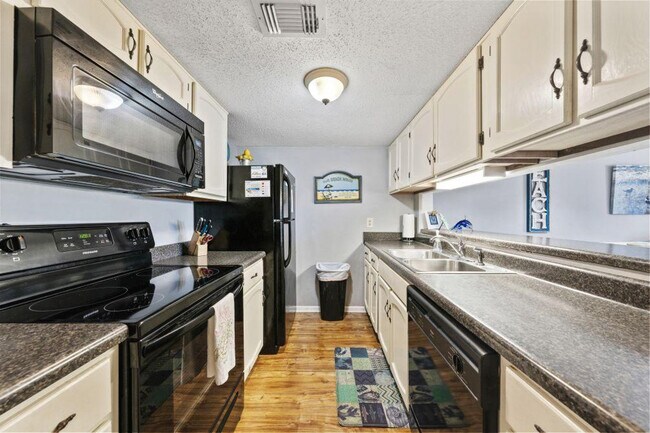 Foto del edificio - 344 E Beach Blvd