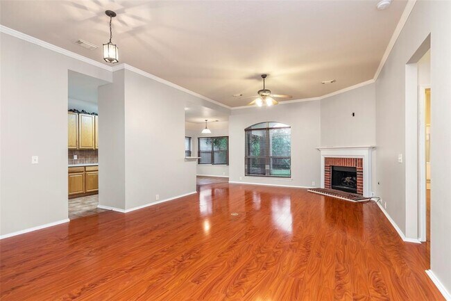 Foto del edificio - 11006 Six Oaks Ln